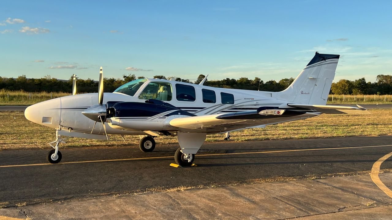 BEECHCRAFT BARON B58 2000