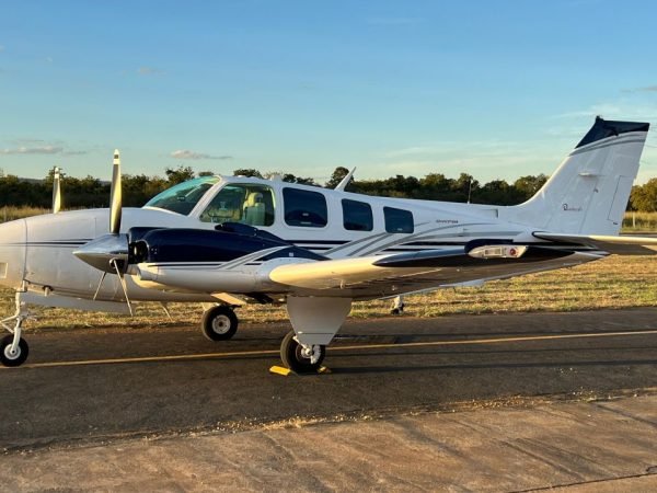 BEECHCRAFT BARON B58 2000