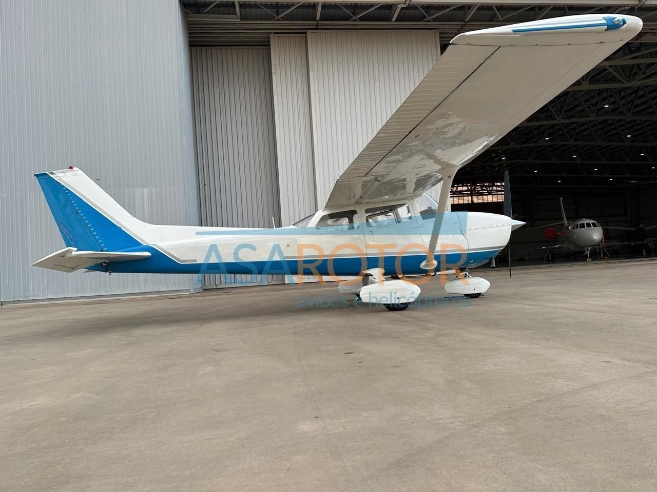 CESSNA SKYHAWK 172M 1974