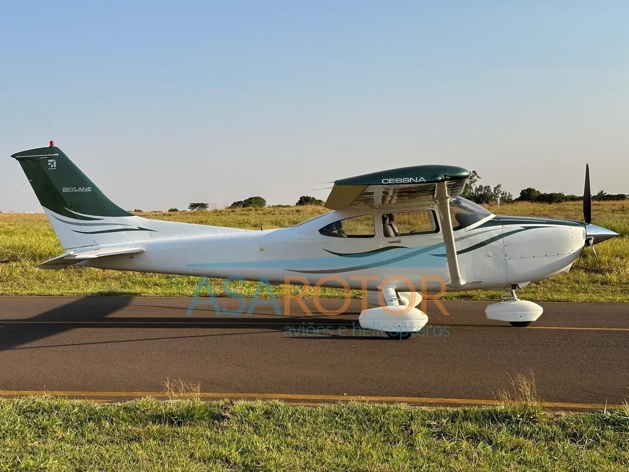 CESSNA SKYLANE ASPIRADO 182S 1998