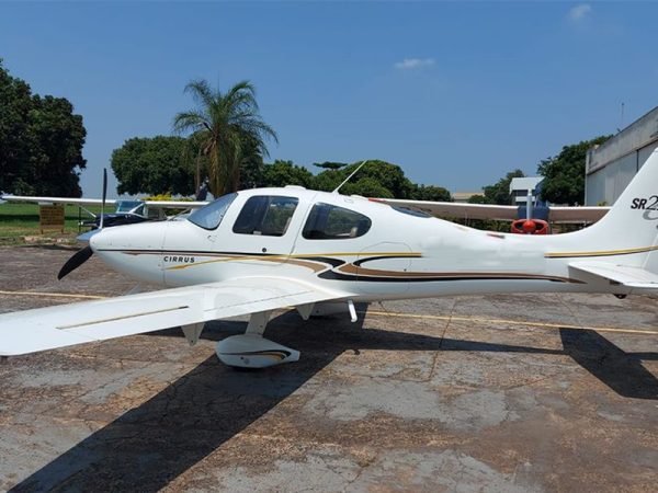 CIRRUS SR22 G2 2004