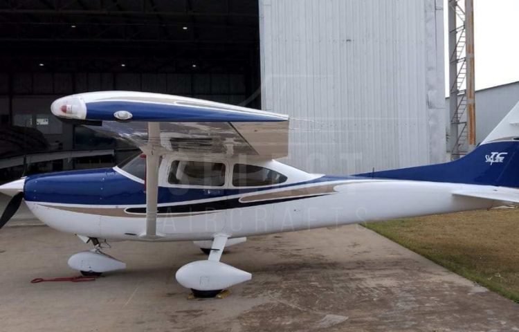 CESSNA TURBO SKYLANE T182T 2004