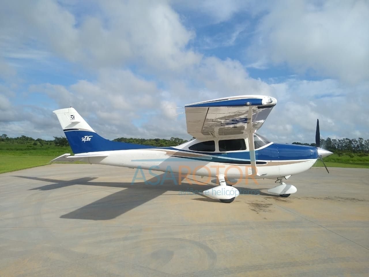 CESSNA SKYLANE T182T TURBO 2004