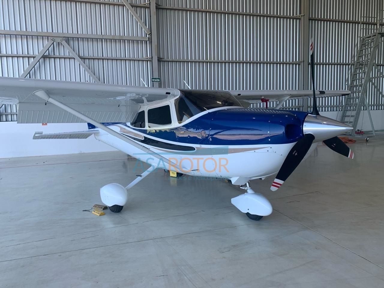 CESSNA SKYLANE T182T TURBO 2004