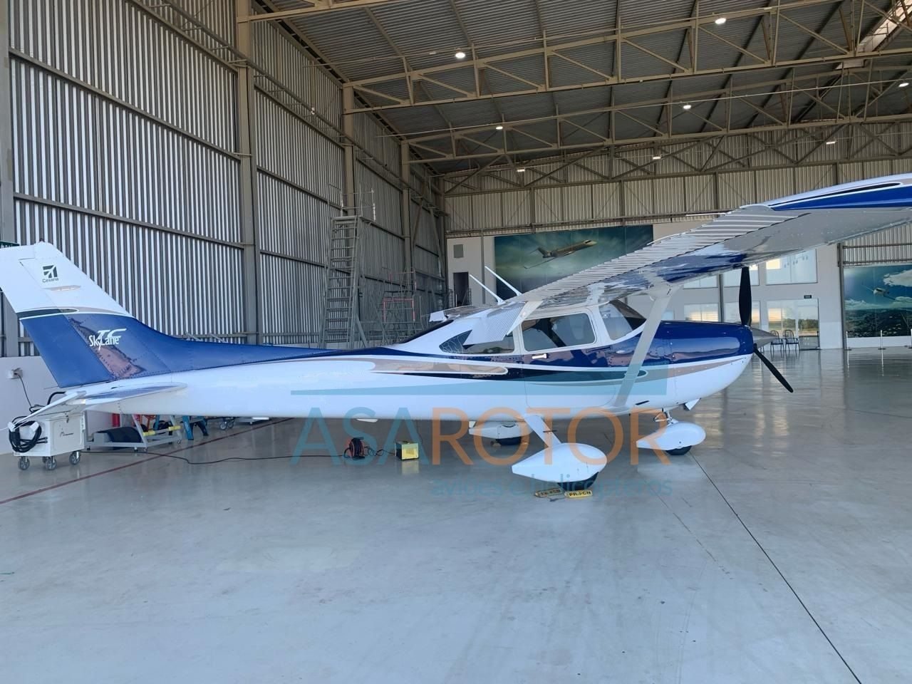 CESSNA SKYLANE T182T TURBO 2004