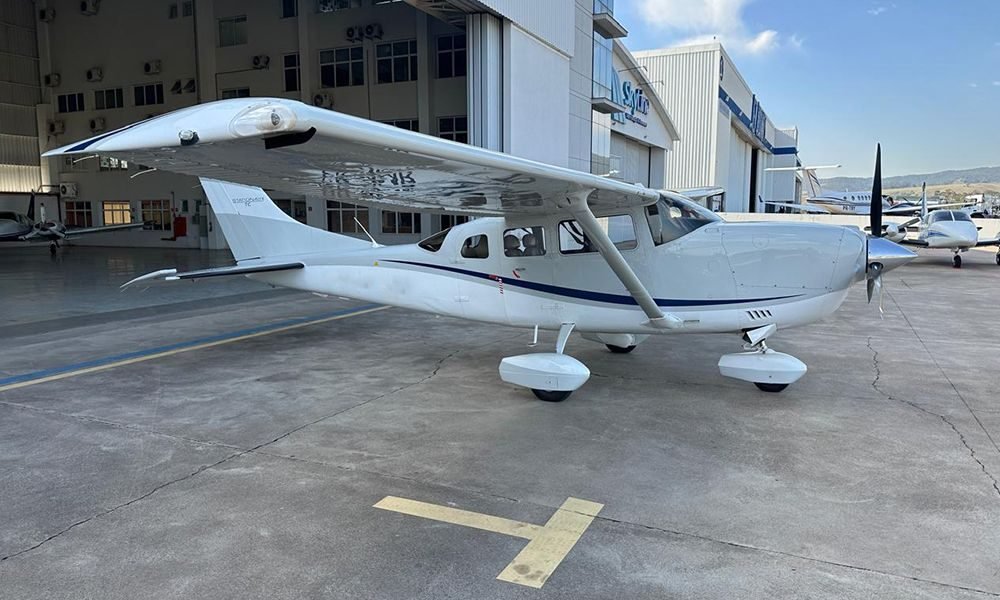 CESSNA STATIONAIR T206H 2010