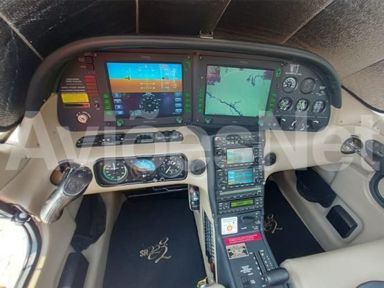 CIRRUS SR22 2004