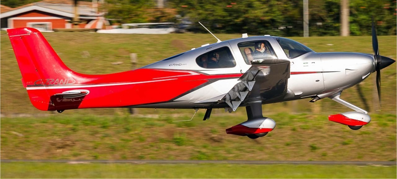 CIRRUS SR22T GTS G5 2015