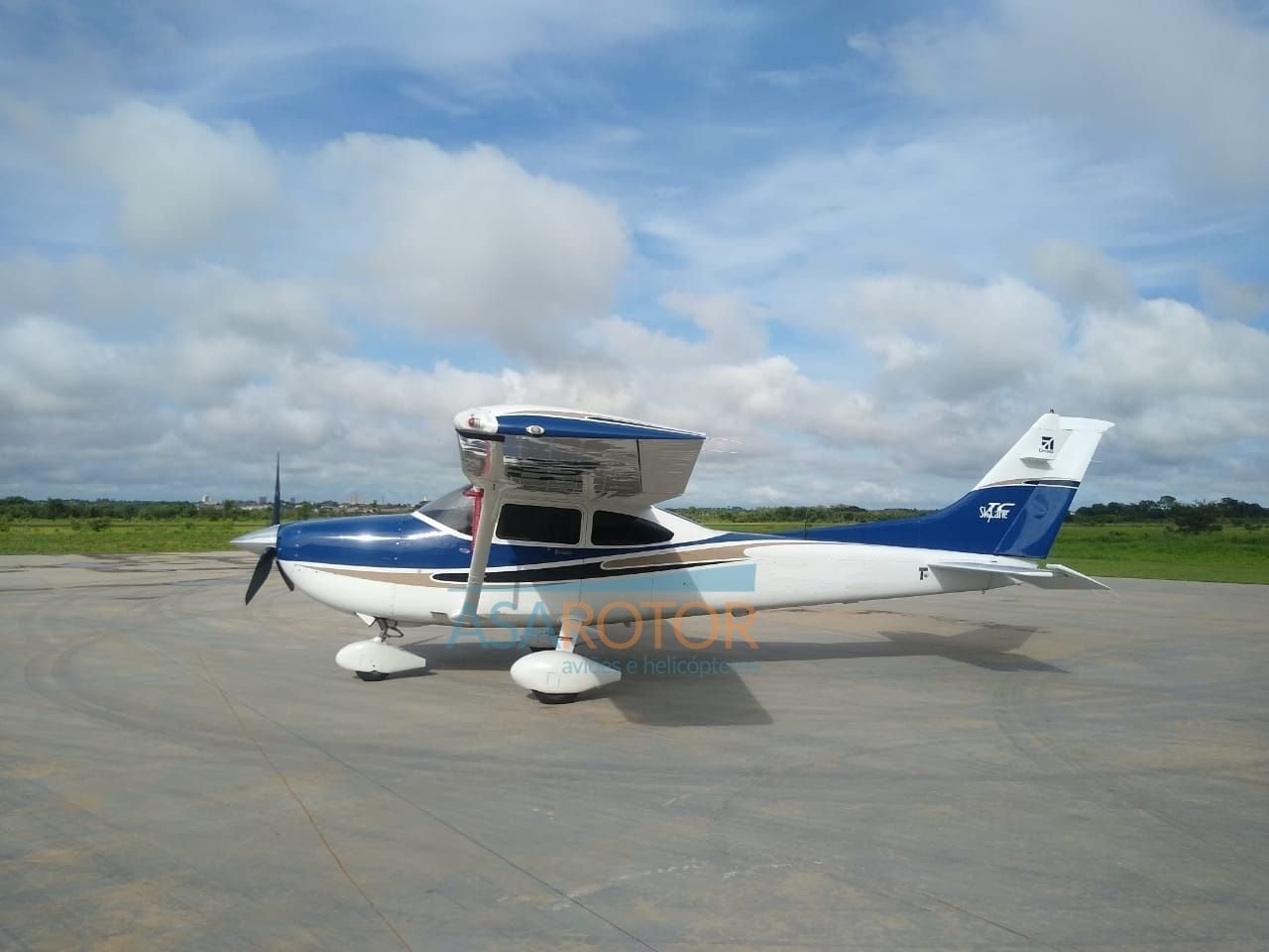 CESSNA SKYLANE T182T TURBO 2004