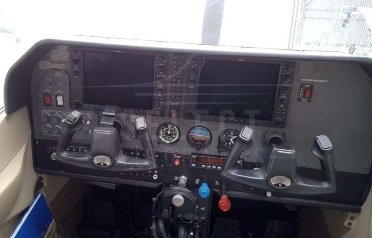 CESSNA TURBO SKYLANE T182T 2004