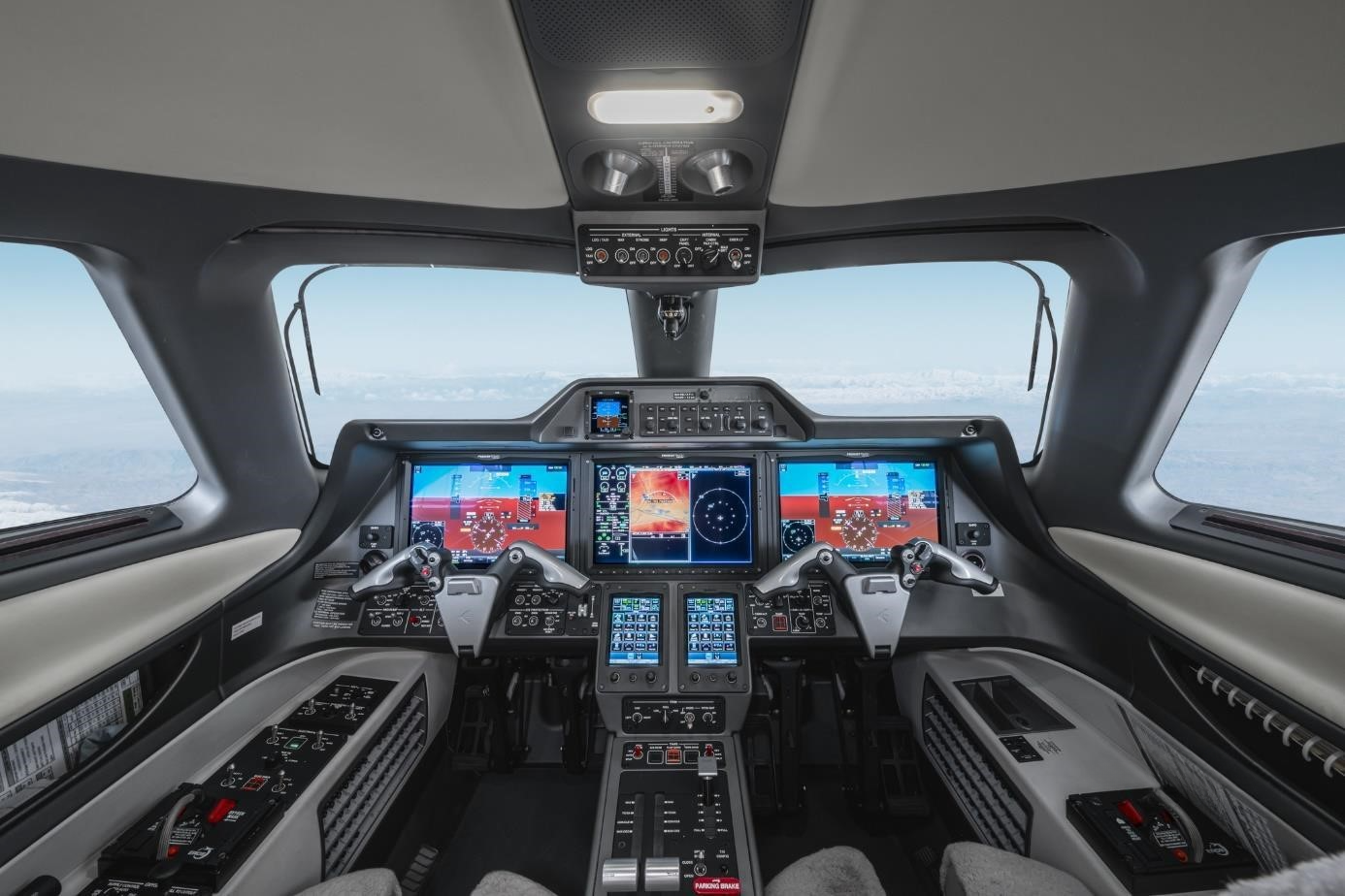 EMBRAER PHENOM 300E 2019