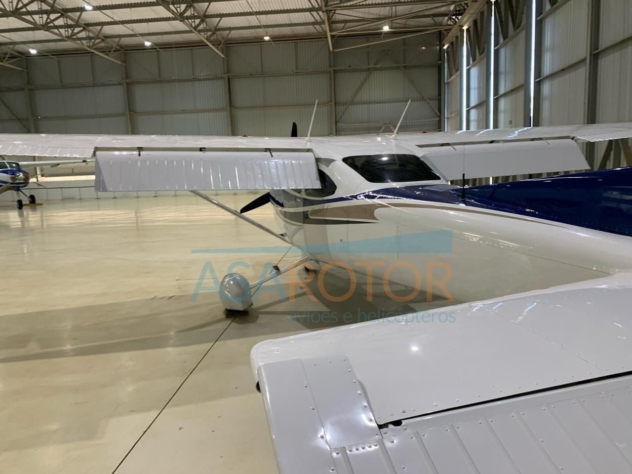 CESSNA SKYLANE T182T TURBO 2004