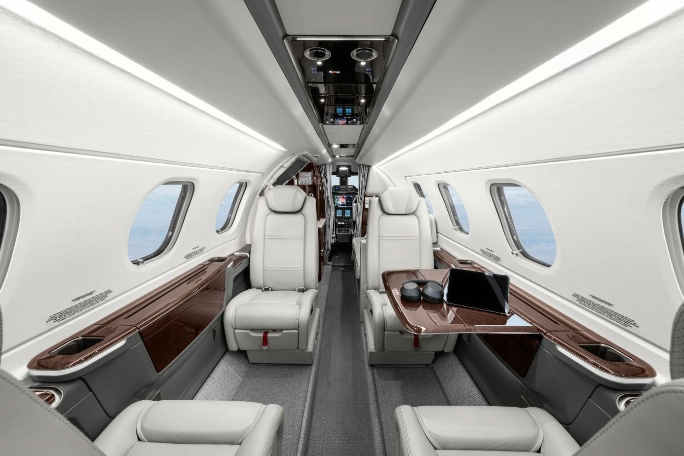 EMBRAER PHENOM 300E 2019