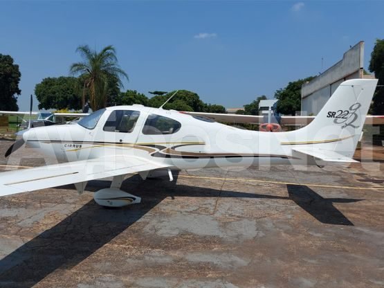 CIRRUS SR22 2004