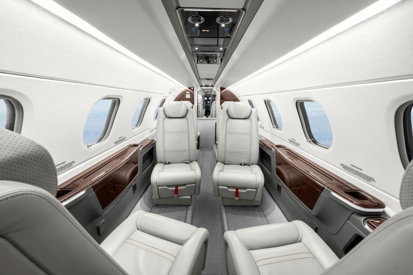 EMBRAER PHENOM 300E 2019