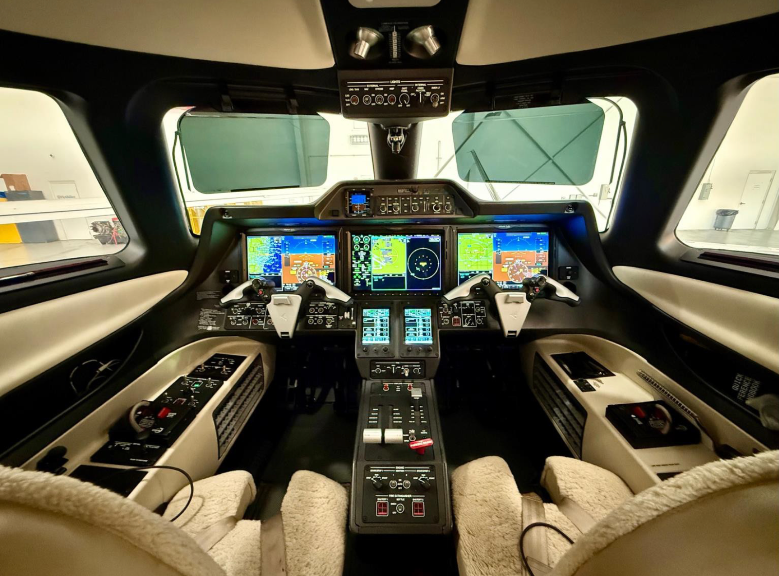 EMBRAER PHENOM 300E 2021