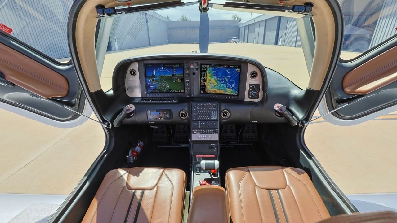 CIRRUS SR22 G5 GTS 2015