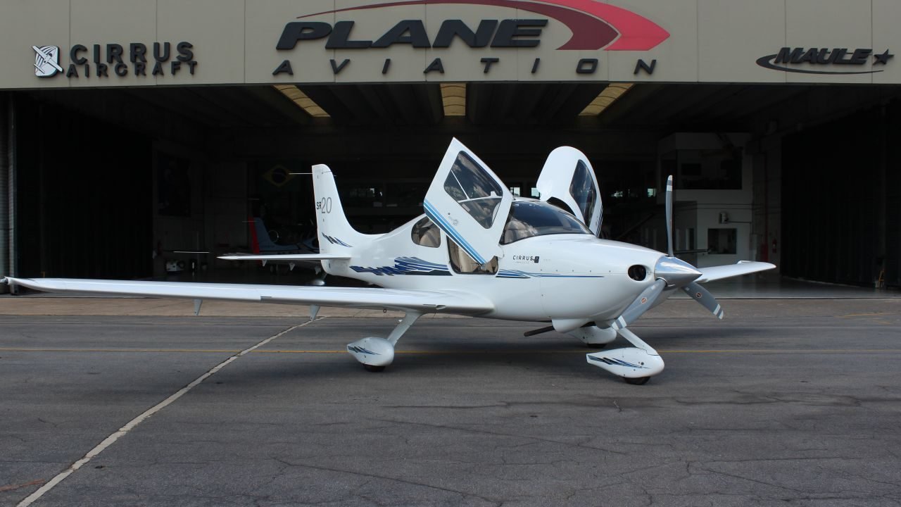 CIRRUS SR20 1999