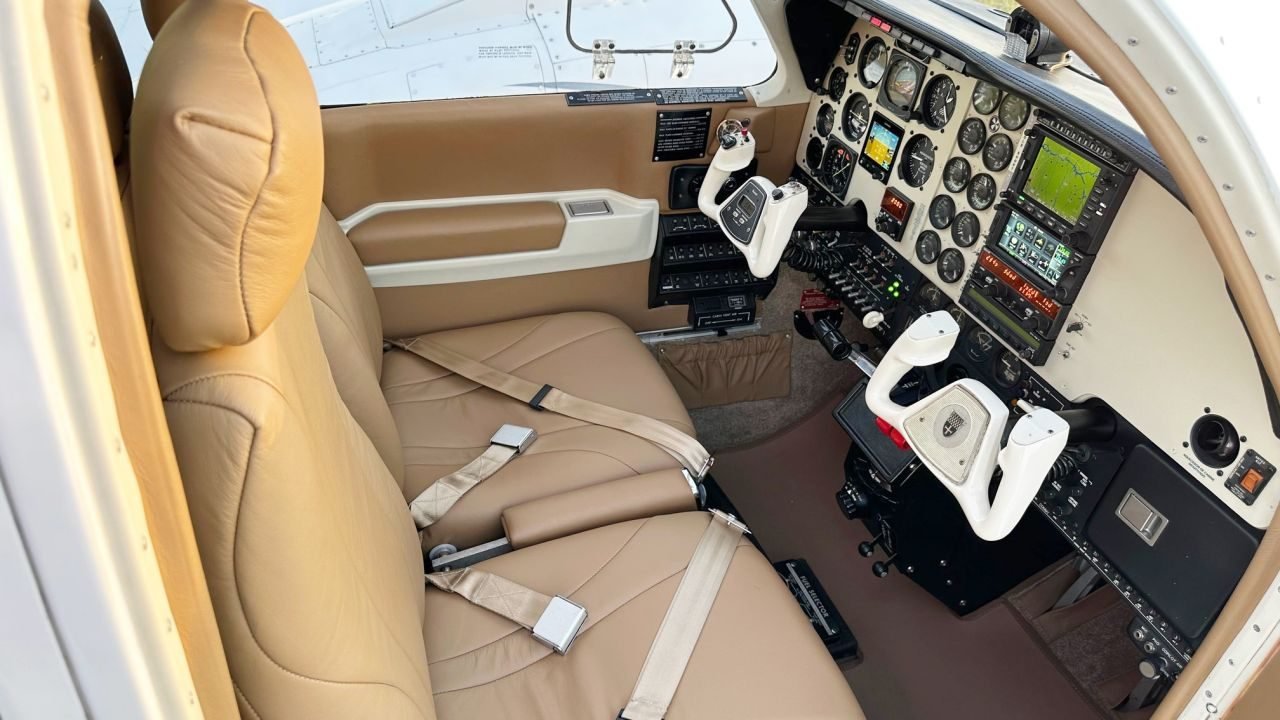 BEECHCRAFT BARON B58 2003