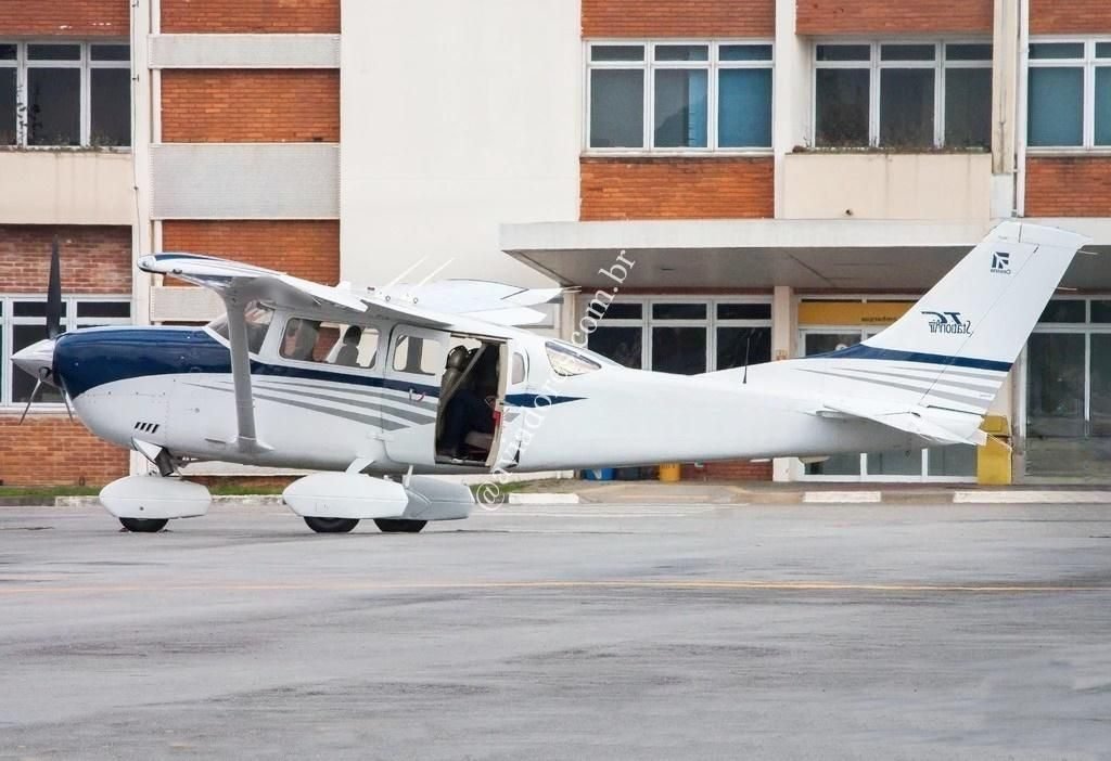 CESSNA T206H TURBO STATIONAIR 2004