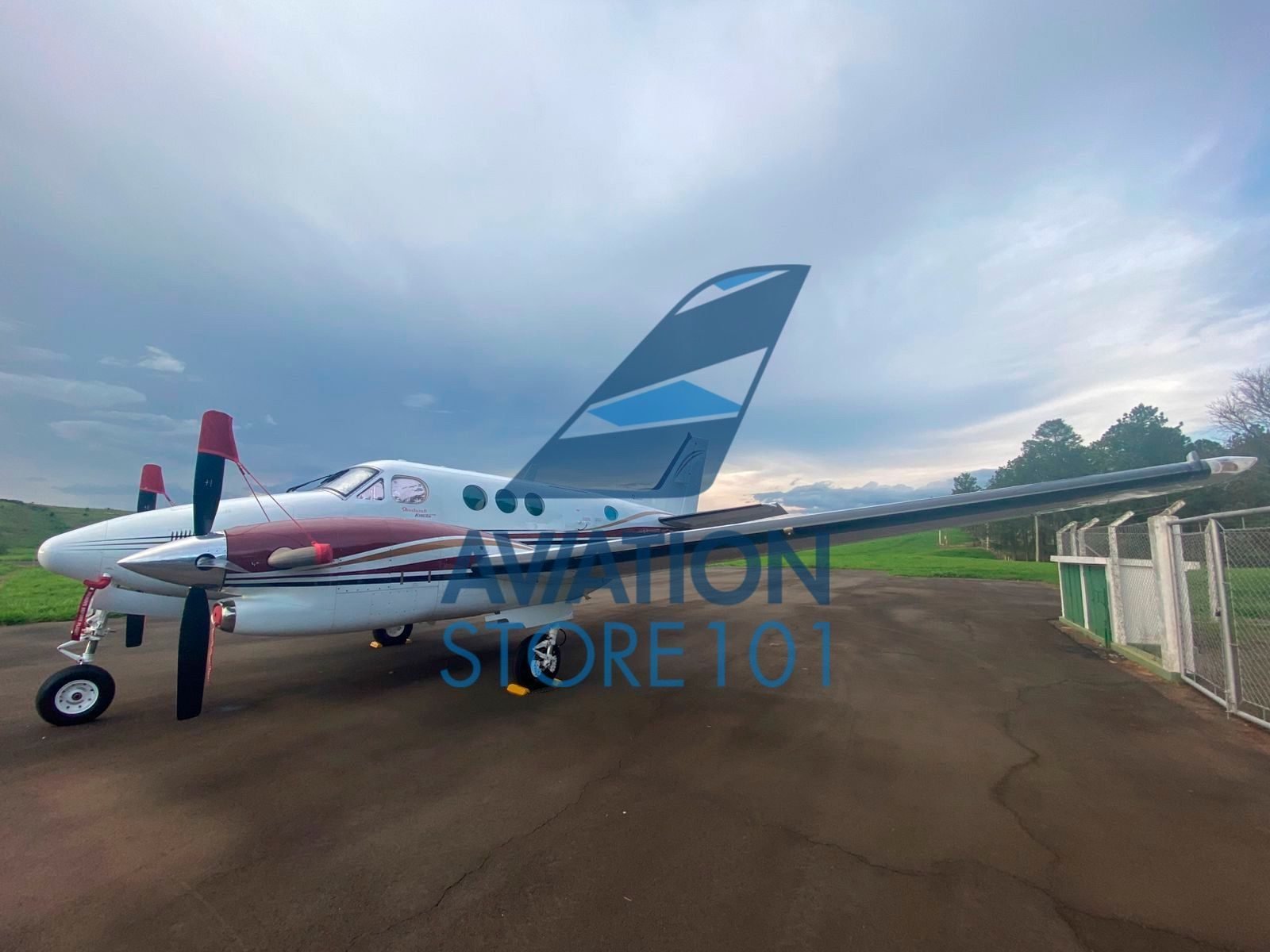 BEECHCRAFT KING AIR C90B 1993