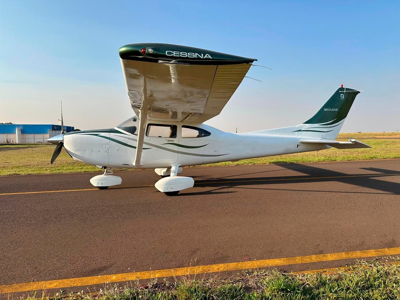 CESSNA 182S SKYLANE ASPIRADO 1998