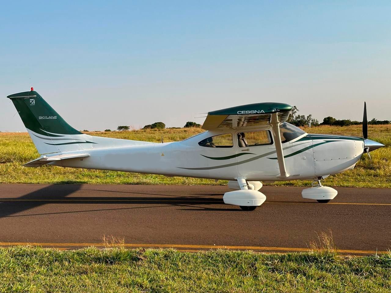 CESSNA 182S SKYLANE ASPIRADO 1998