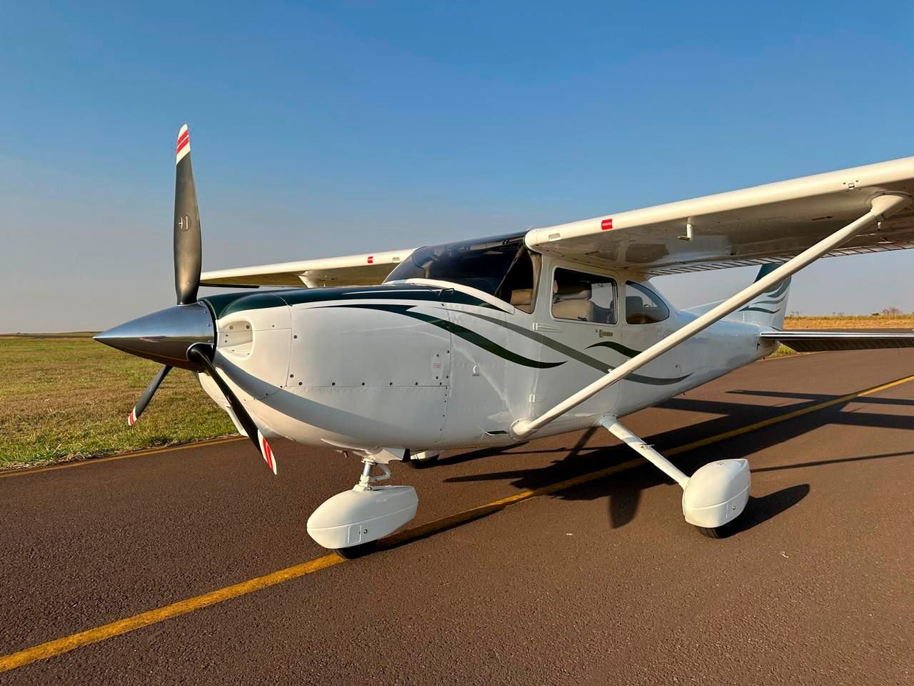 CESSNA 182S SKYLANE ASPIRADO 1998