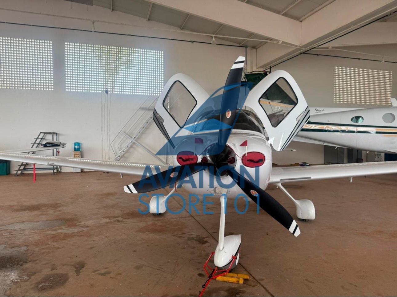 CIRRUS SR22 2017