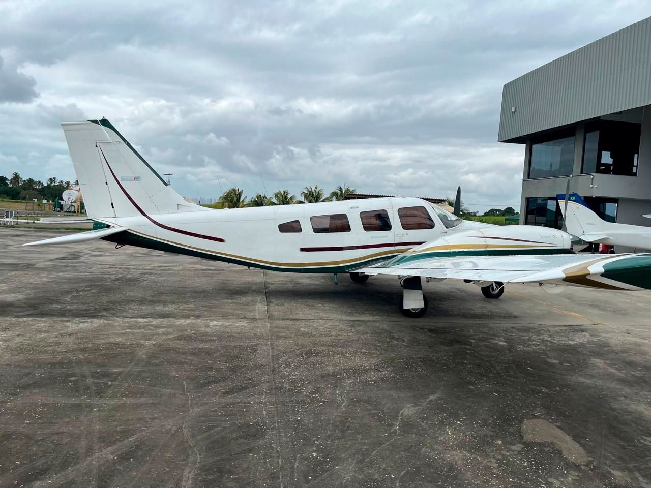 EMBRAER SENECA III EMB-810D 1987