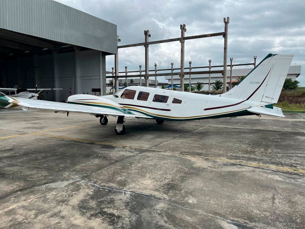 EMBRAER SENECA III EMB-810D 1987