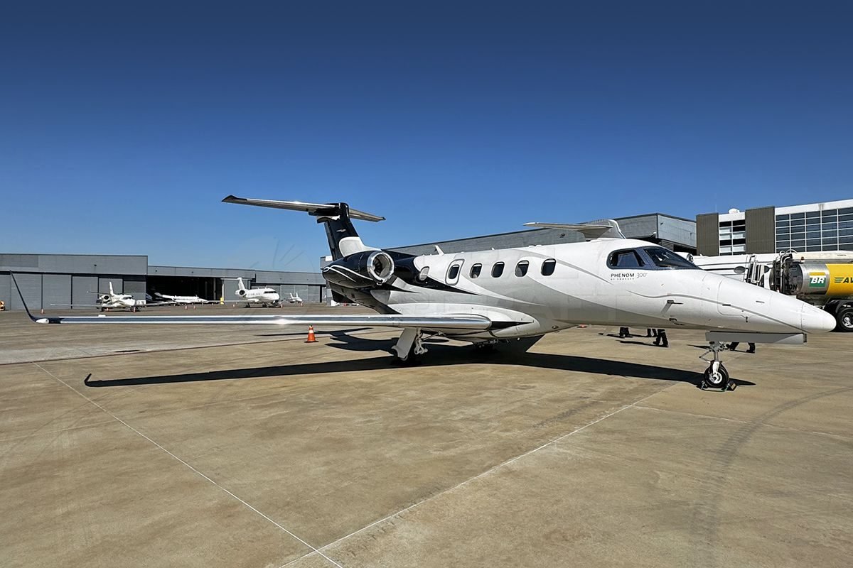 EMBRAER PHENOM 300 2010