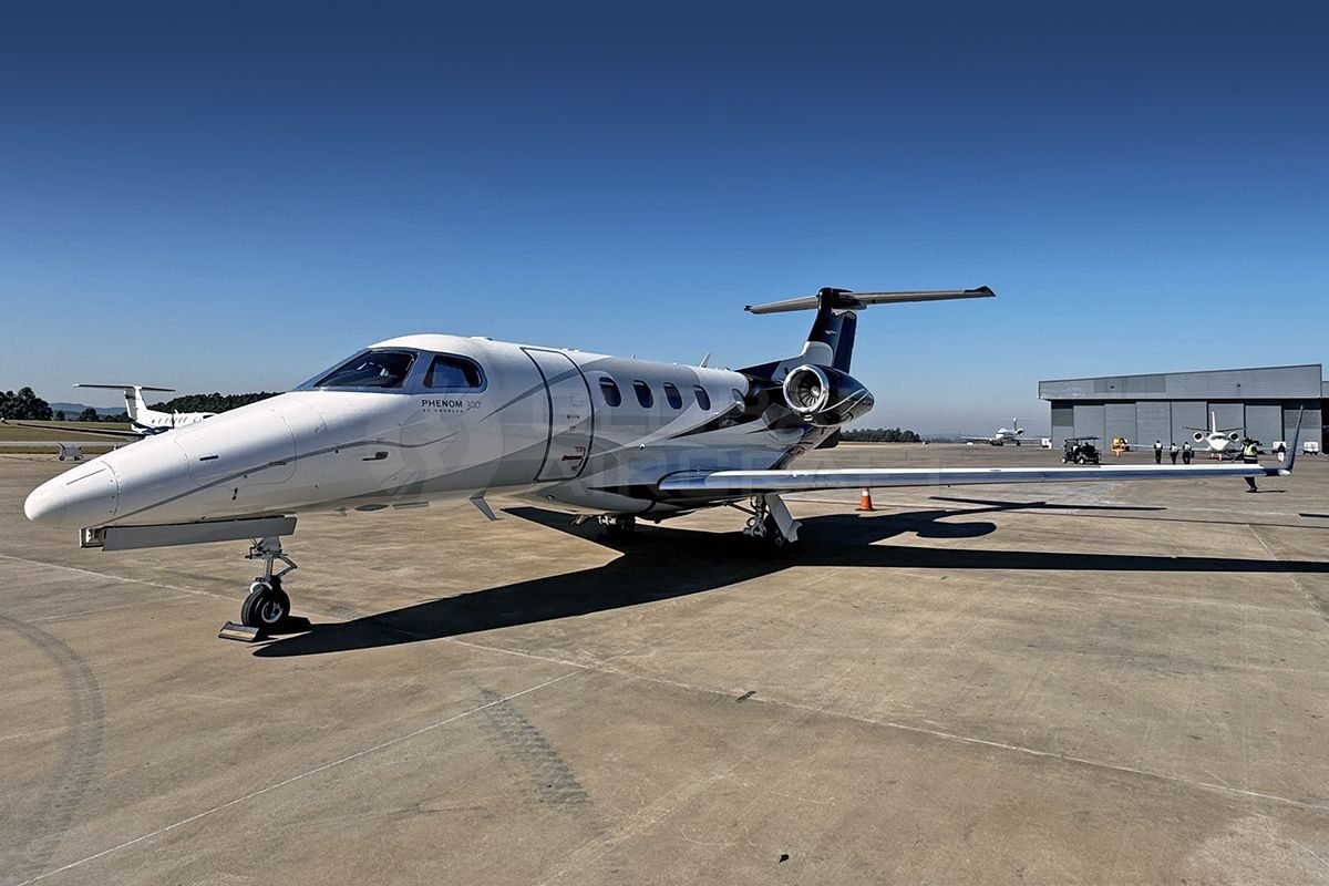 EMBRAER PHENOM 300 2010