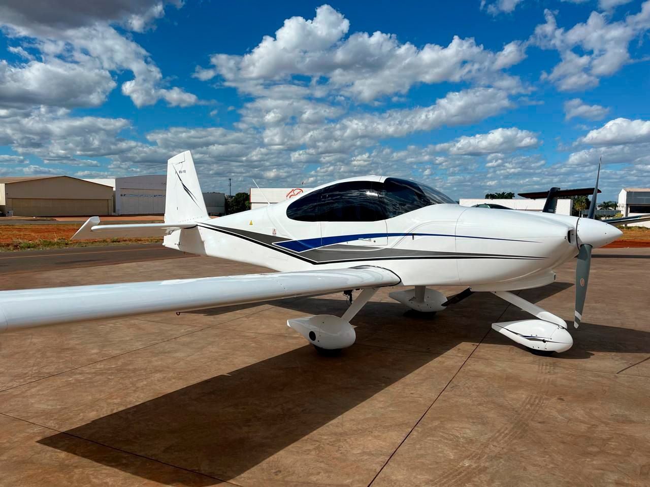 FLYER RV-10 2013