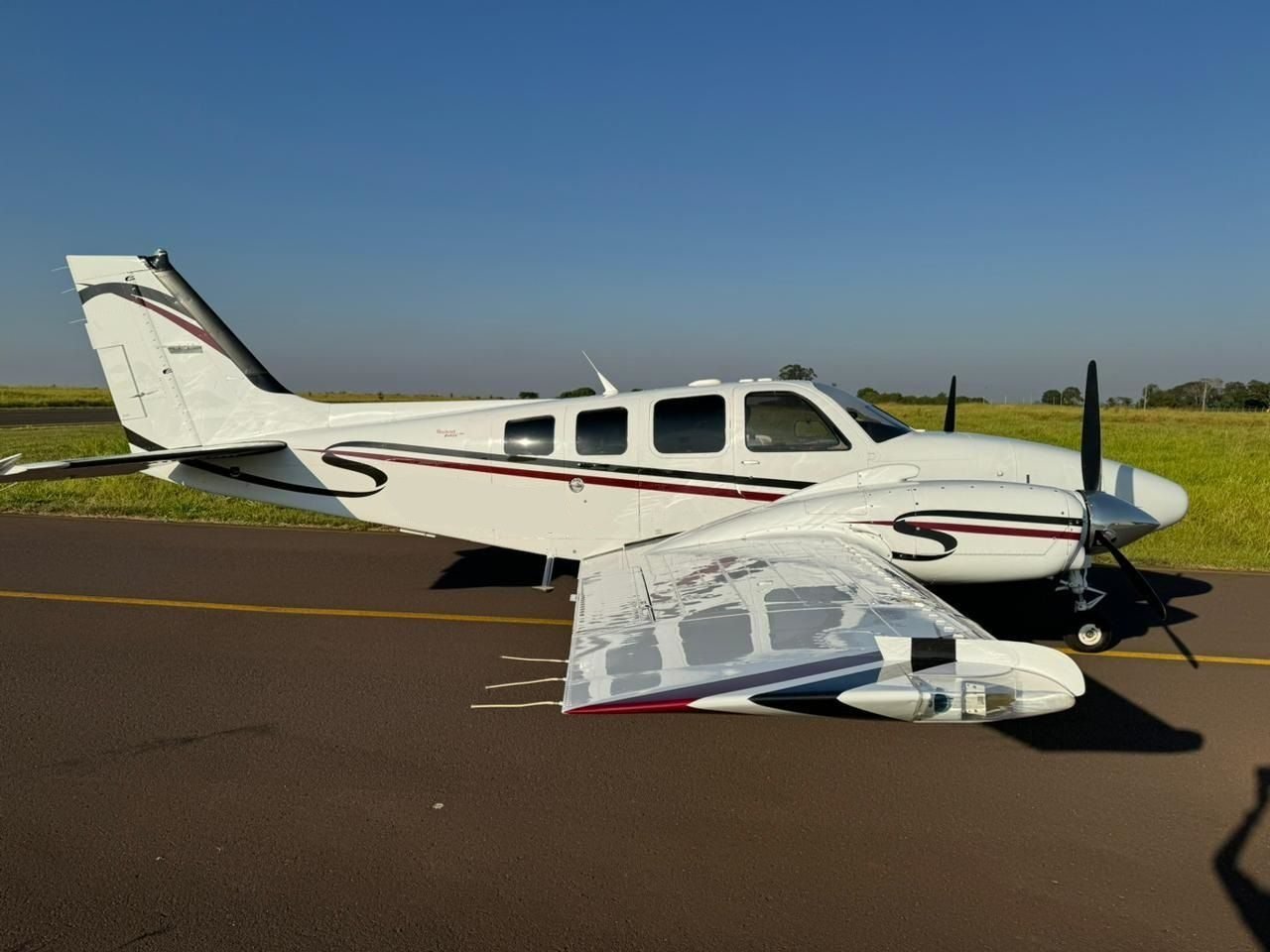 BEECHCRAFT BARON G58 2008