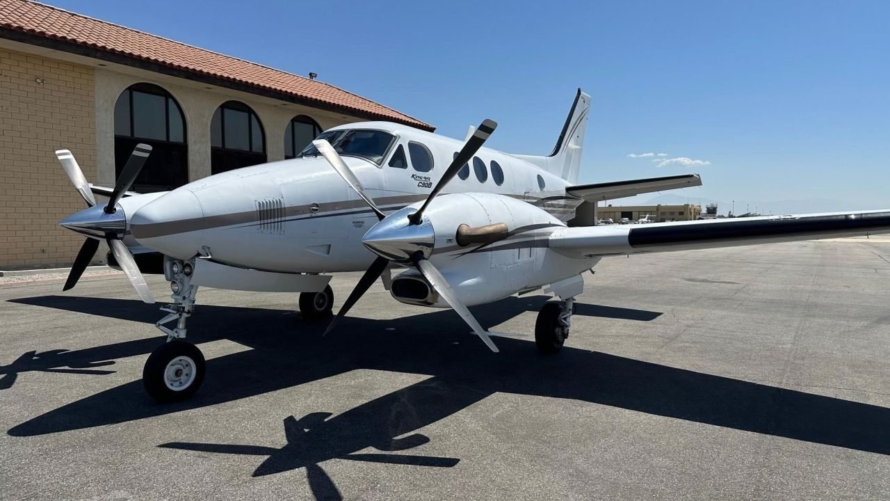 BEECHCRAFT KING AIR C90B 1998