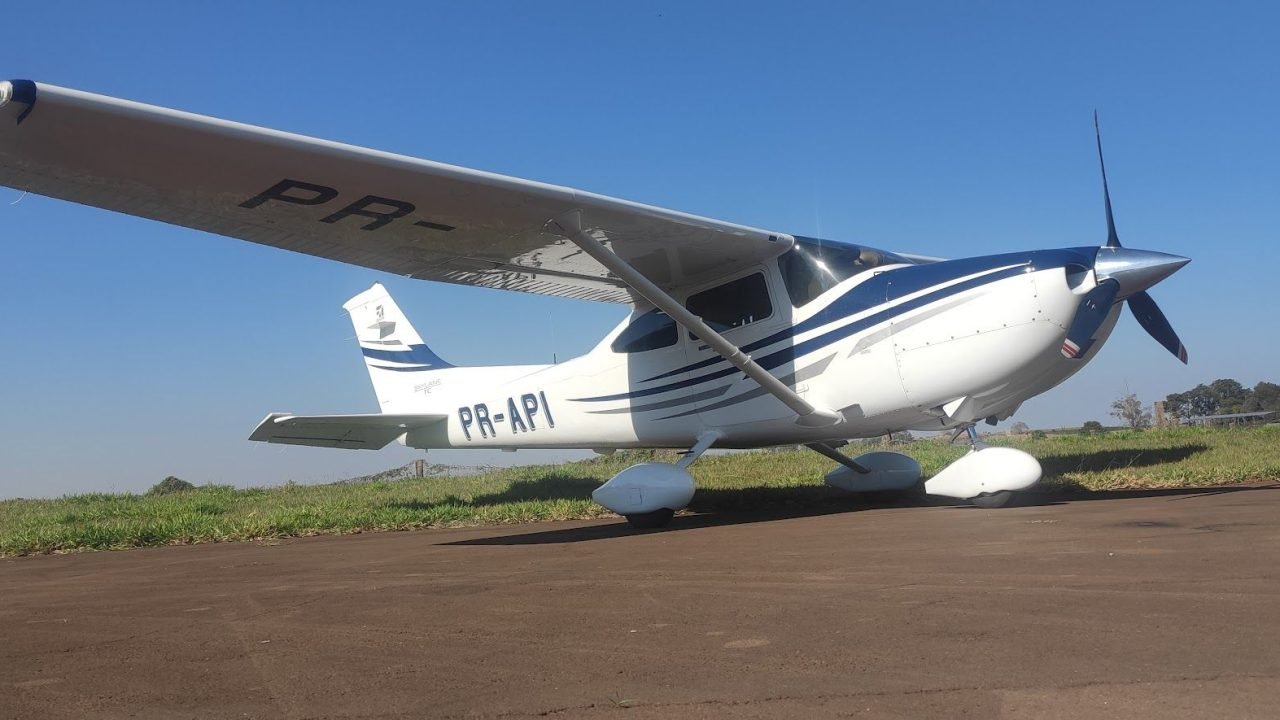 CESSNA 182T SKYLANE 2005