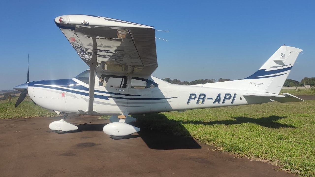 CESSNA 182T SKYLANE 2005