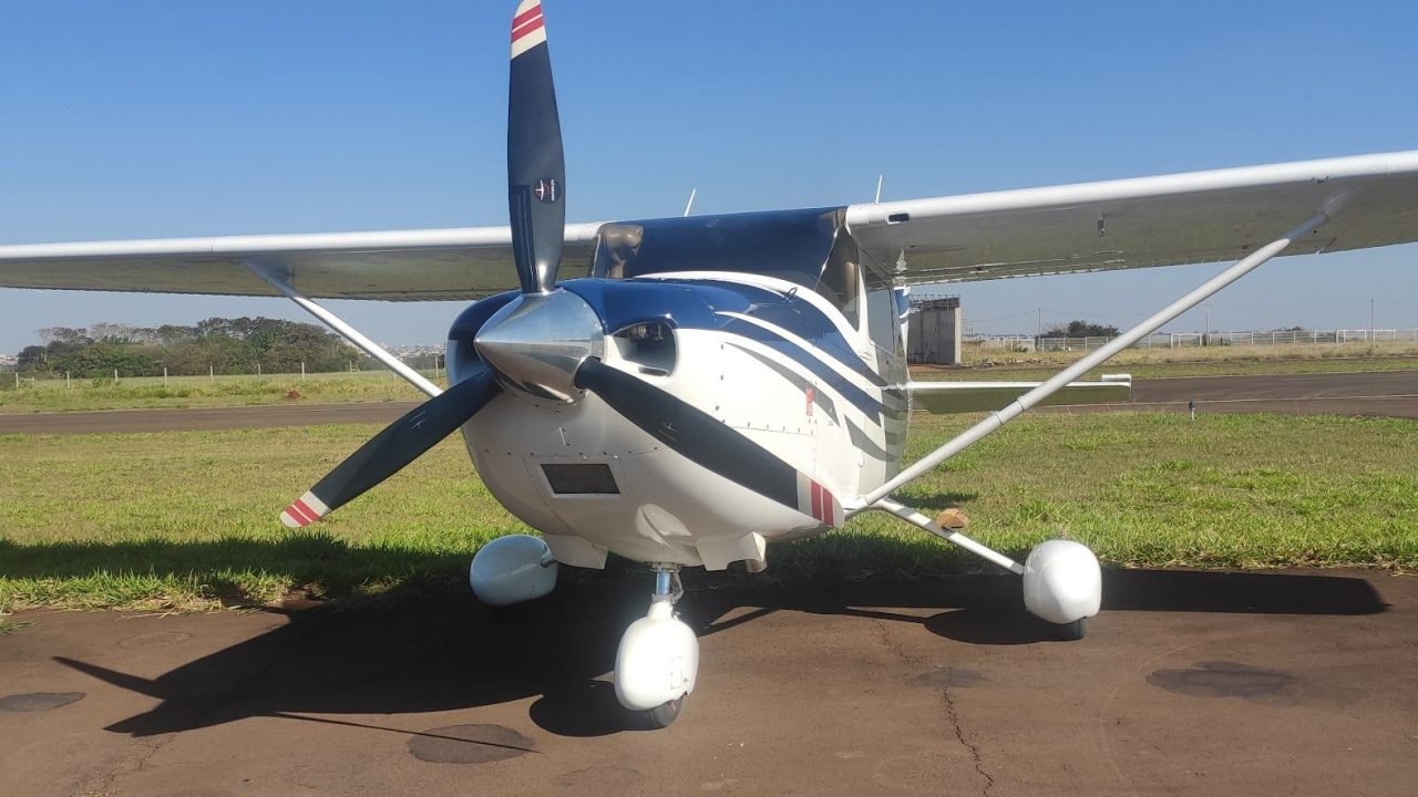 CESSNA 182T SKYLANE 2005