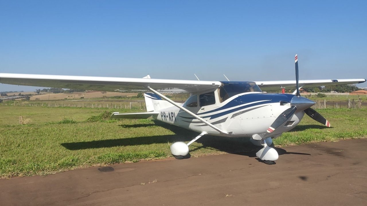 CESSNA 182T SKYLANE 2005