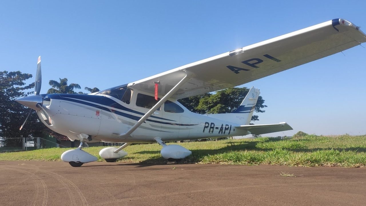 CESSNA 182T SKYLANE 2005