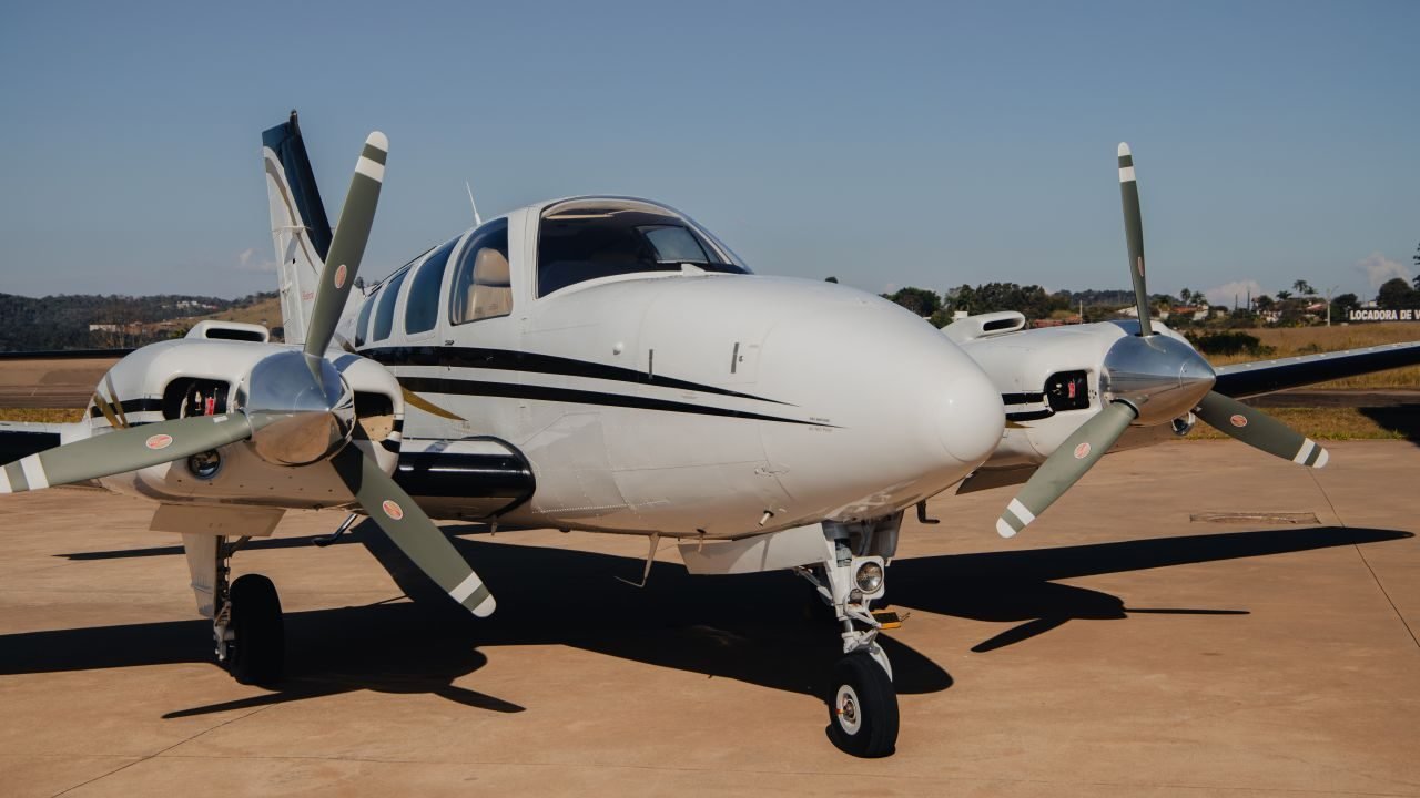 BEECHCRAFT BARON 58 2001