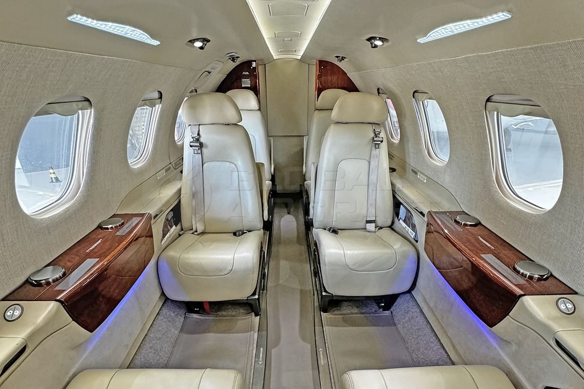 EMBRAER PHENOM 300 2010