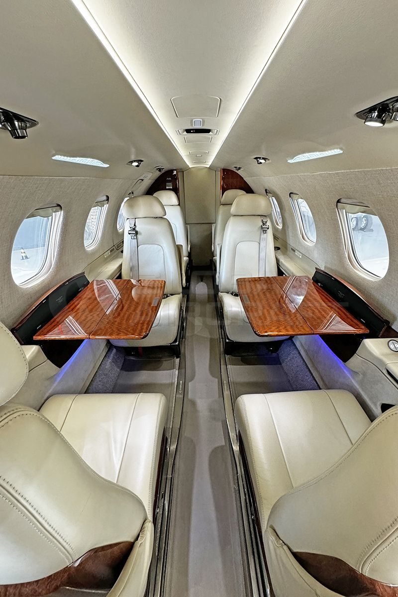 EMBRAER PHENOM 300 2010