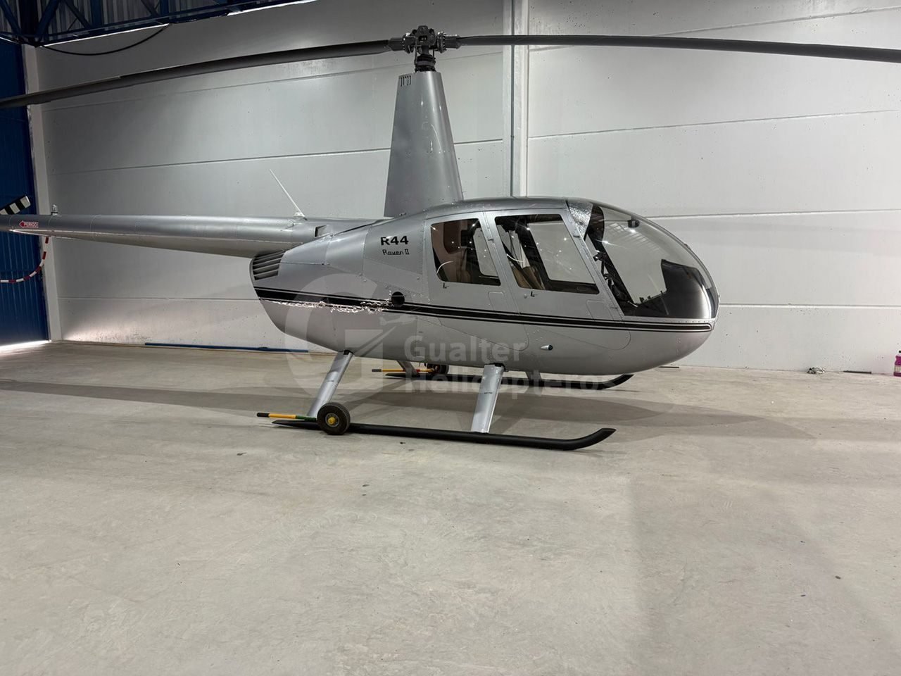 R44 RAVEN II 2011