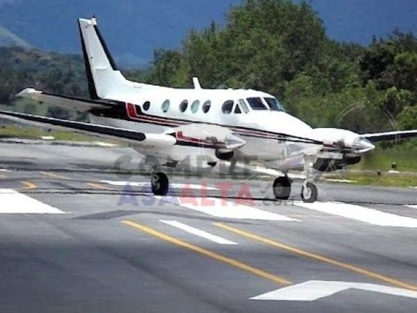 BEECHCRAFT KING AIR E90 1973