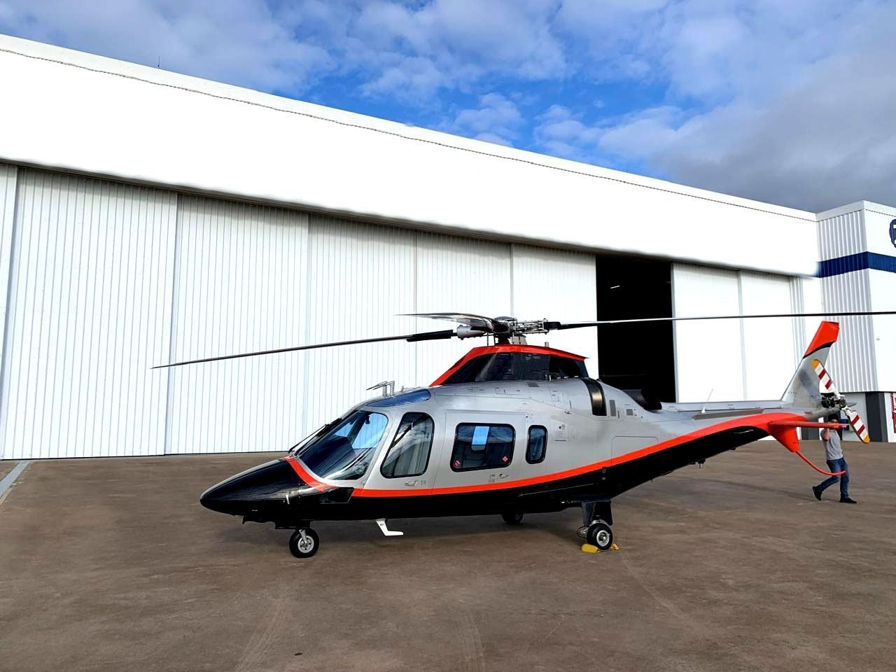 AGUSTA POWER A109E 2013 Impecável no aeronavesavenda