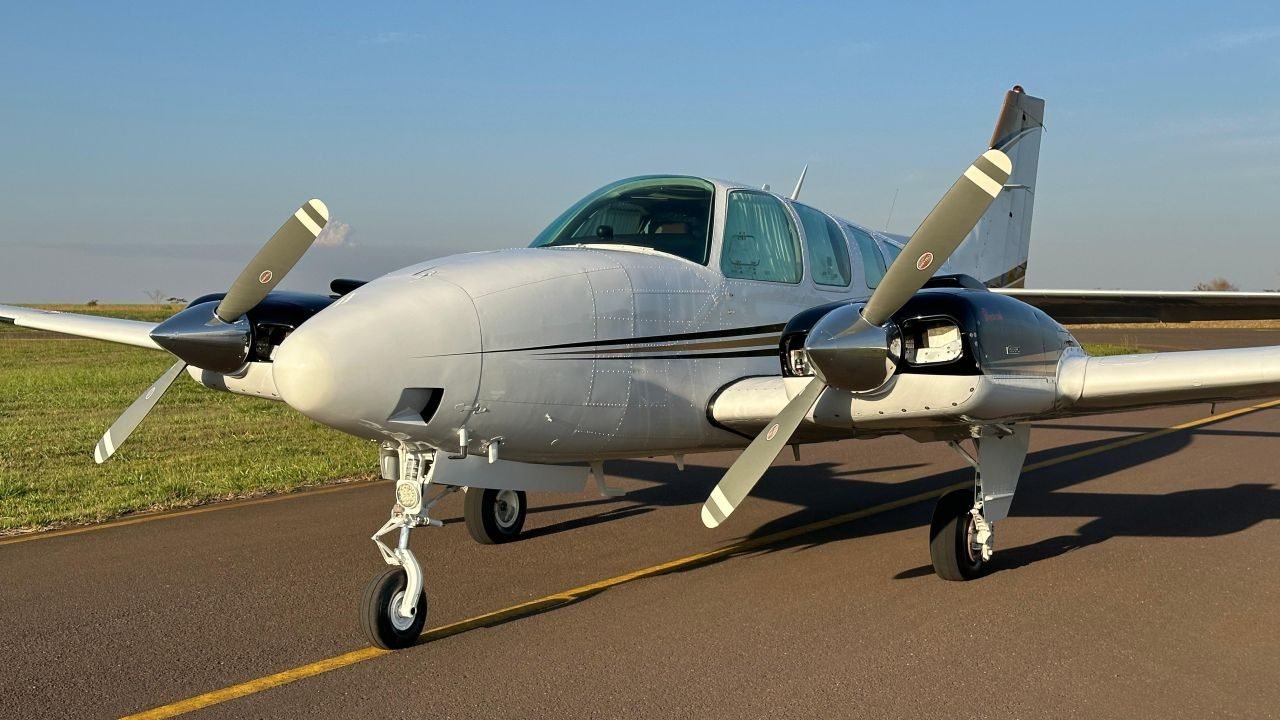 BEECHCRAFT BARON B58 1979