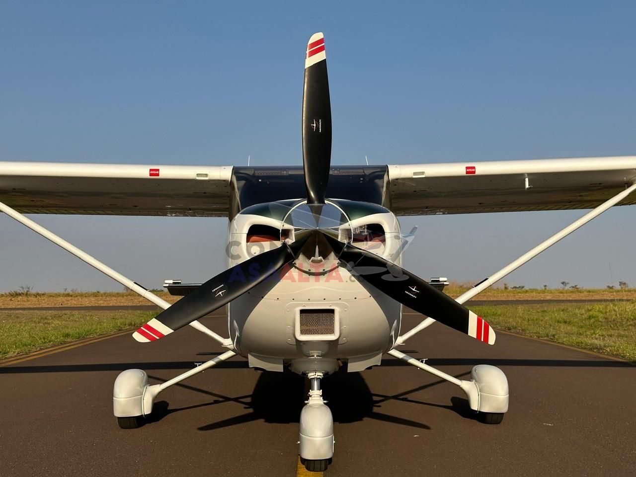 CESSNA SKYLANE 182S 1998