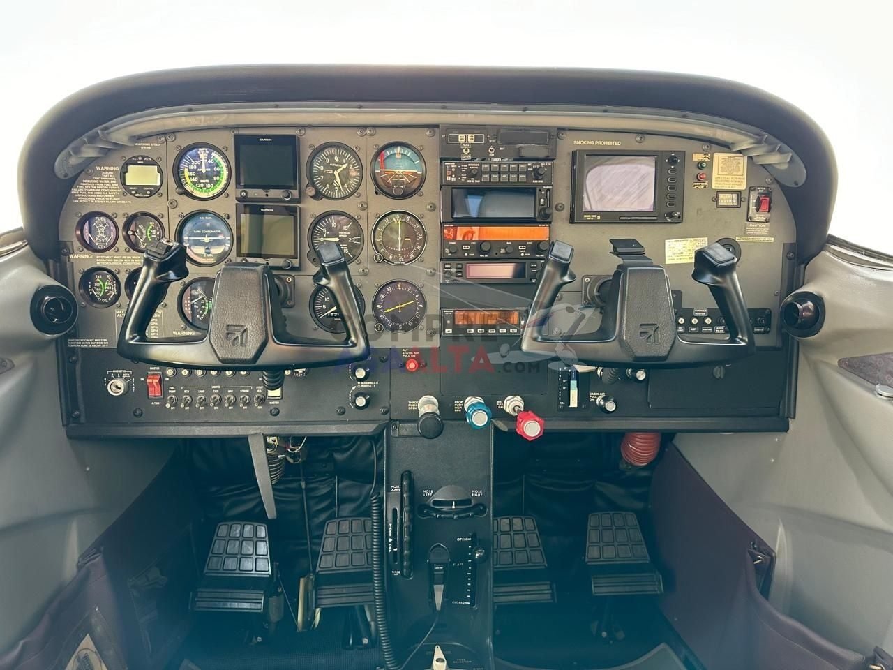 CESSNA SKYLANE 182S 1998